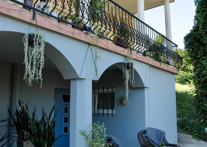 Kralj アパート ポドチェトルテク