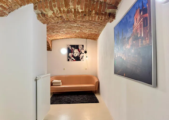 Kralj アパート ポドチェトルテク